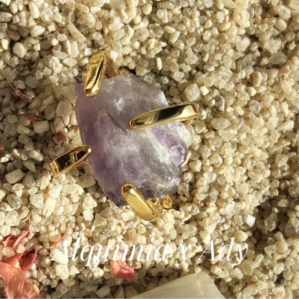 Gold Ring with Purple amethyst raw Stone /earthy jewelry